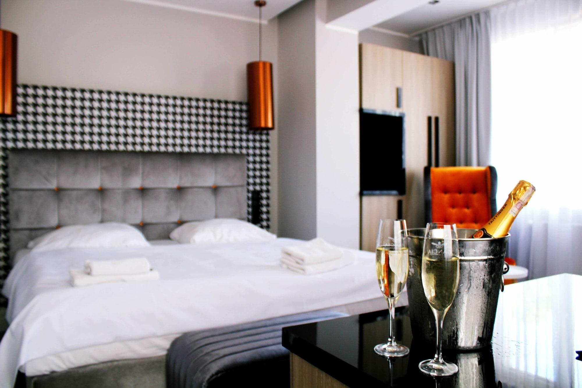 Hotel Pomaranczowa Plaza Сопот Екстериор снимка